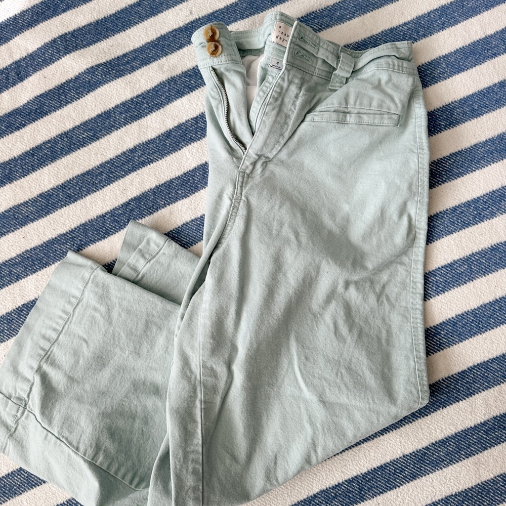 Women’s Light Green cropped Pants